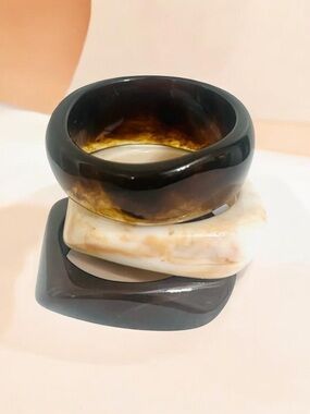 OUT-RESTOCKING SOON🔥🔥🆕Set of Three brown Chunky Resin Bangle Bracelets